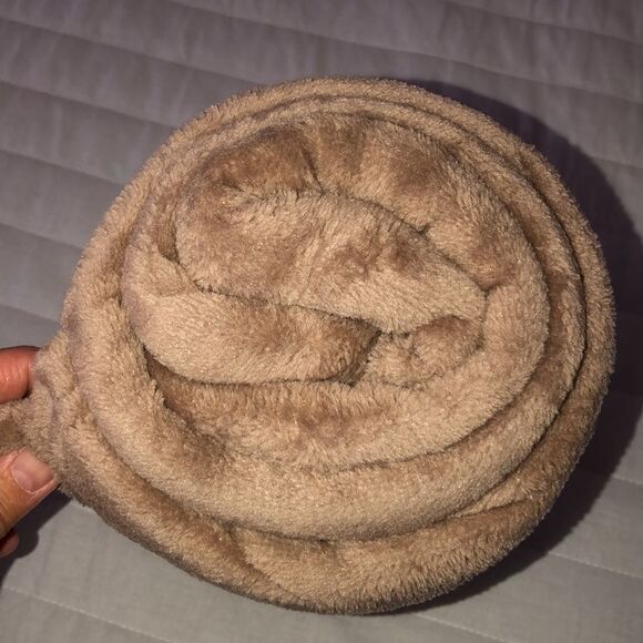 WS Tan Light Brown Plush Throw - Picture 5 of 6